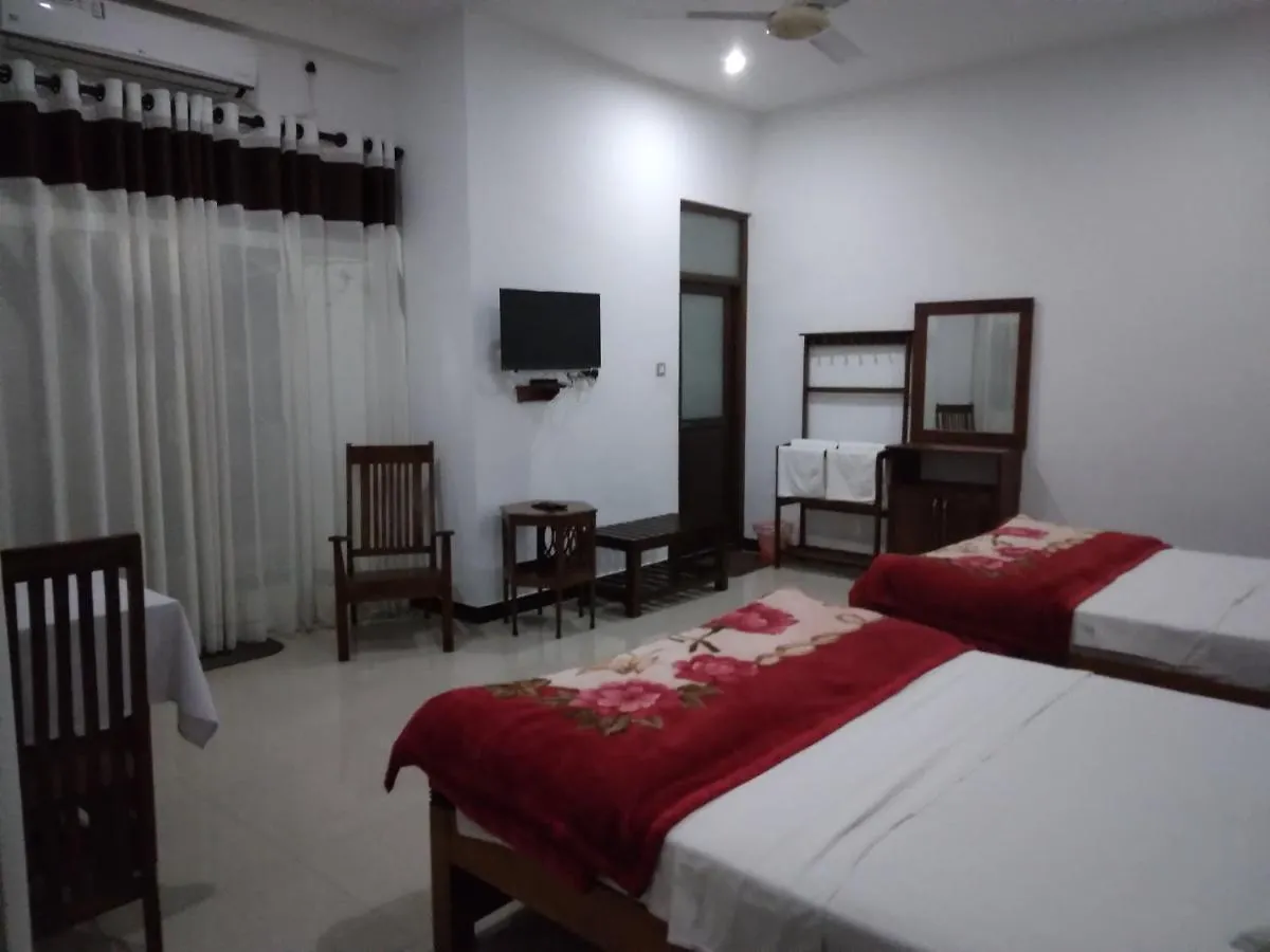 Lodge Kandy Lake Edge Villa